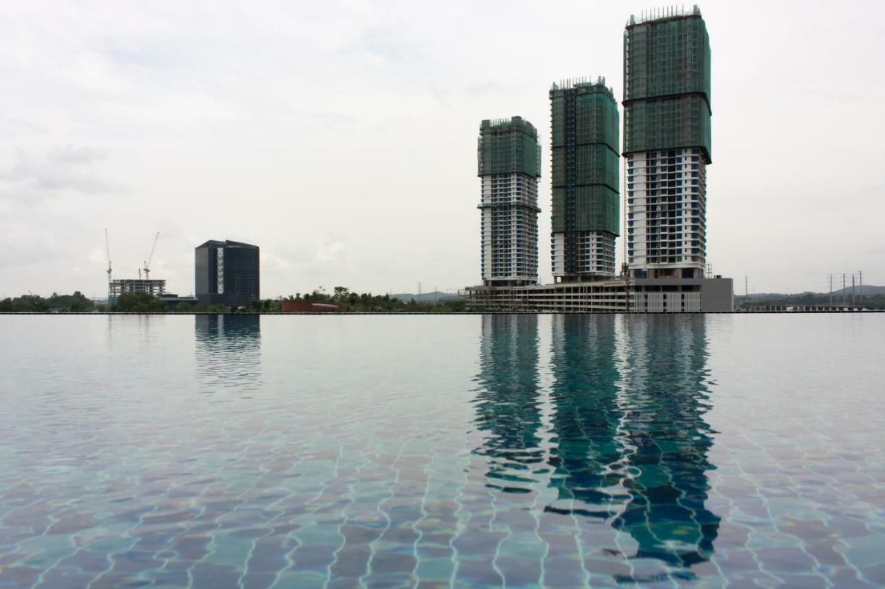Ashton Meridin Suites Nusajaya  Exterior photo